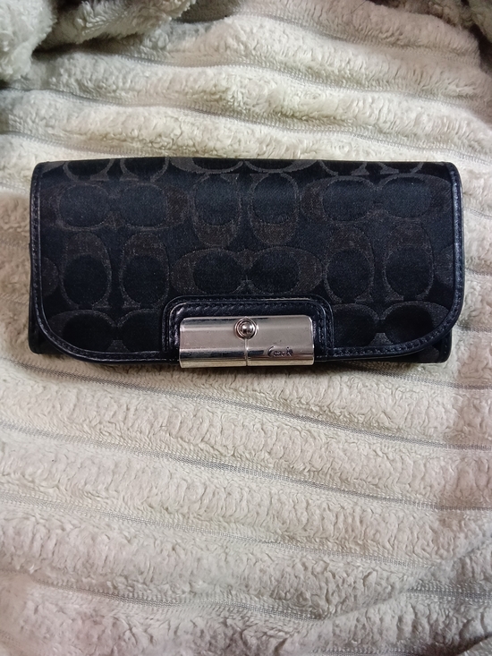 Coach Handbags - Vtg Coach Kristin Op Art Signature C Jacquard Slim Envelope Wallet